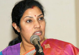 Purandeswari Fires on Congress