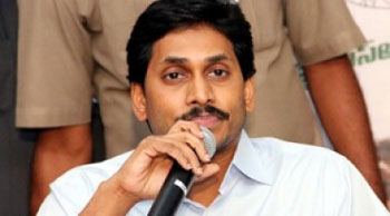 Jagan celebrates YSR Jayanthi