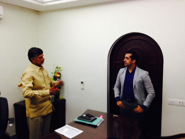 Spotted: Hi-Tech Babu with India Twitter Head!