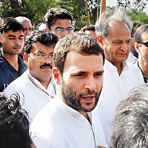Rahul Gandhi visits Delhi slums, warns govt against demolition drive