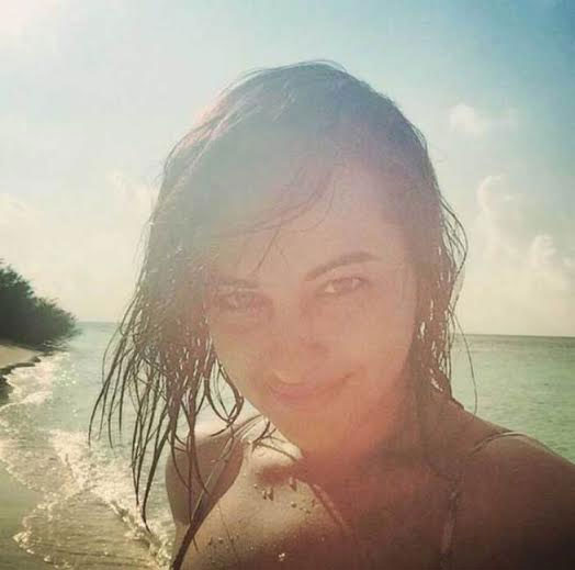 Photo Story: Hero daughters hot holidaying @ Beach
