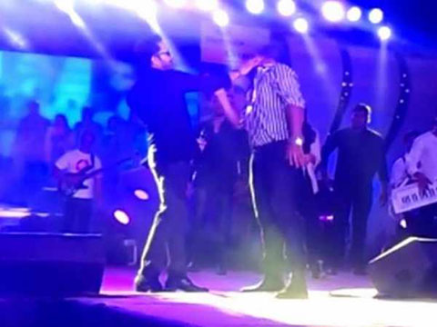 ఆ సింగర్‌ డాక్టర్‌ను ఎందుకు కొట్టాడు?