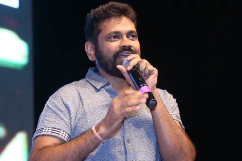 సుధీర్‌ను అసిస్టెంట్‌గా పెట్టుకోవాల్సింది-సుక్కు