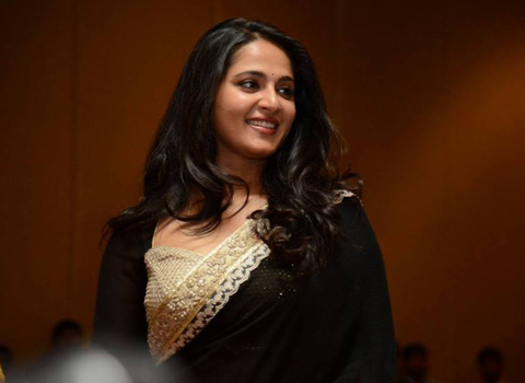 Anushka New Look in baahubali Movie Promotions