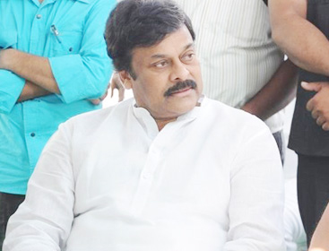 Chiru unveils Statue, Case filed against 18 People!