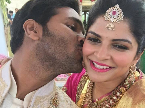 Manchu vishnu kiss
