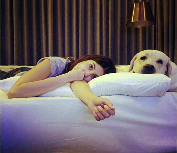 Anushka caught with Dude on bed