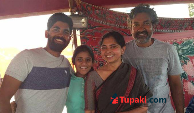 దర్శక ధీరుడికి పునాది అలా పడింది