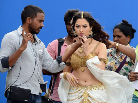 మిల్కీ.. 10కి ఇక్కడుండట్లేదా??