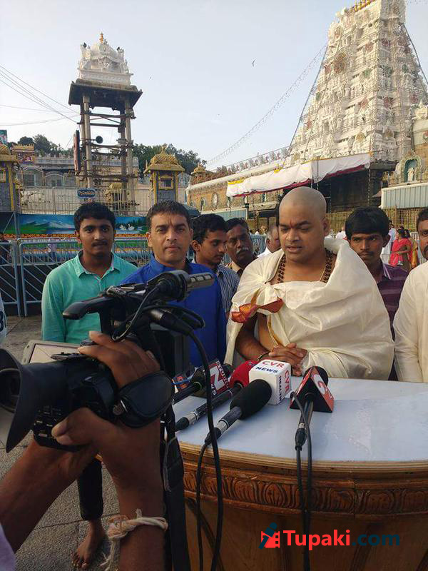 షాకింగ్ అవతారంలో డైరెక్టర్