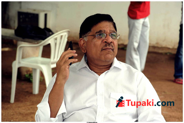 చిరు చాణక్యుడు రంగంలోకి దిగాడా?