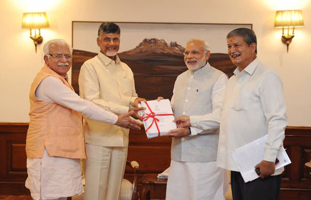 ఎన్నిసార్లు బాబు; అప్పుడు శాలువా..ఇప్పుడు కార్డు