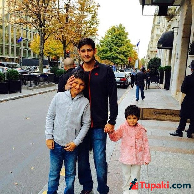 ఫొటోస్: మహేష్ బాబు పారిస్ హాలిడే ట్రిప్