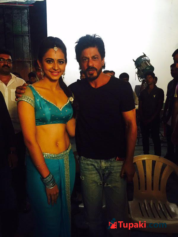 Photo Story: Ravishing Rakuls Fan Moment!