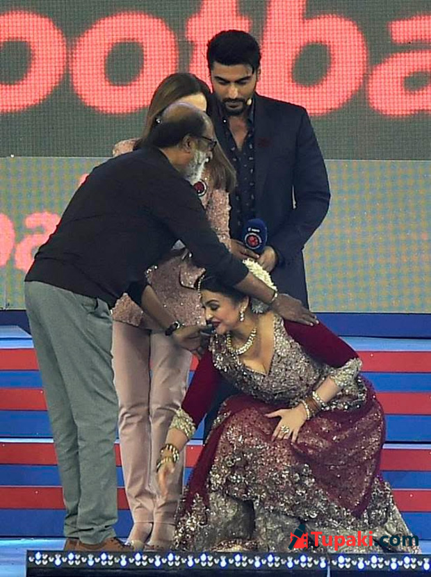 When Aishwarya Rai touched Rajnikanths Feet?