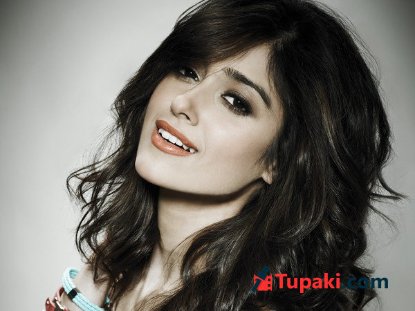 Ileana signs her NEXT after One Year