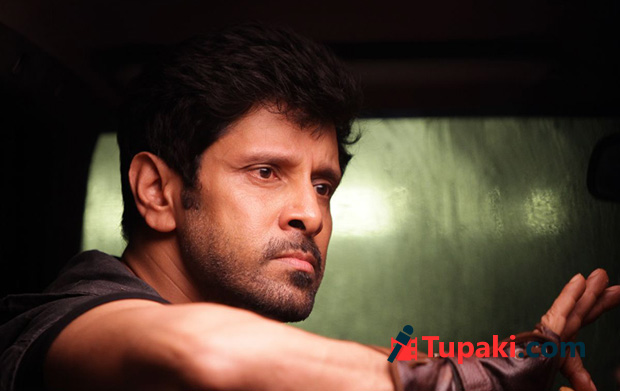 చియాన్‌ కి భ‌య‌ప‌డి నిర్మాత‌లు జంప్‌