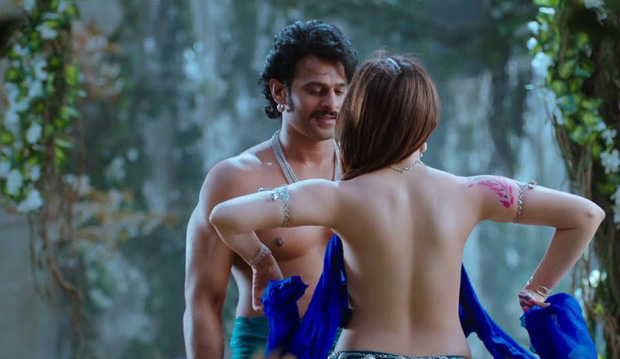 బ్యాక్‌ లెస్ ఫోజు కోసం 1.5 కోట్లు