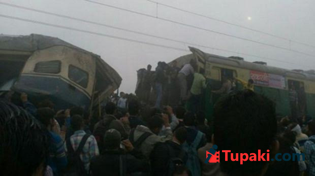Two Trains Collide: Driver dead, 100 injured! Two Trains Collide: Driver dead, 100 injured!