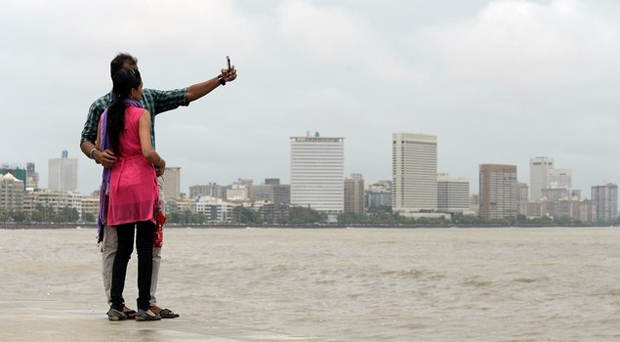 సెల్ఫ్ కంట్రోల్ లేకే సెల్ఫీలపై కంట్రోల్