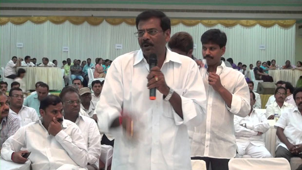 అన్నలు టీడీపీలోకి..  తమ్ముడు వైపీసీలోకి..