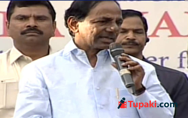 KCR praises Andhrites, Slams Congress!