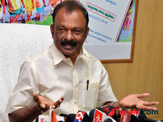 చూశావా బాబు రఘువీరా అదే మాట అడిగేశాడు చూశావా బాబు రఘువీరా అదే మాట అడిగేశాడు