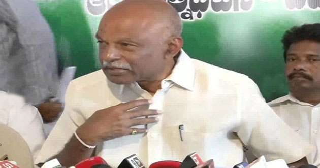 ఖర్మ.. ఖర్మ.. ఇవెక్కడి గొప్పలు రఘువీరా?