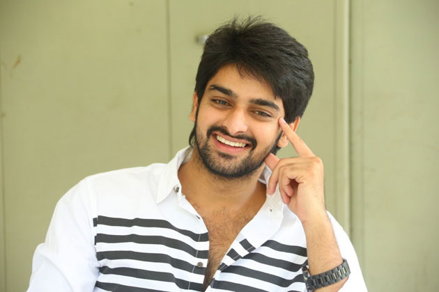 గేమ్ డిజైనర్.. ట్రెండ్ కి బెండు తీస్తున్నారు గేమ్ డిజైనర్.. ట్రెండ్ కి బెండు తీస్తున్నారు