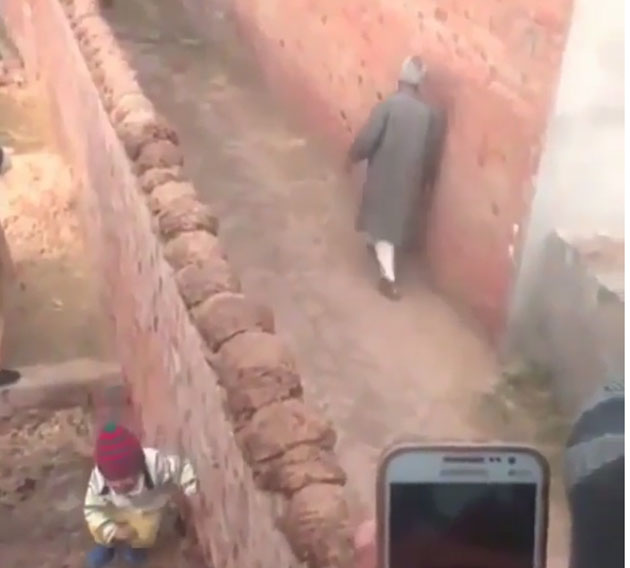 Watch: Aishwarya Rai caught running on streets!