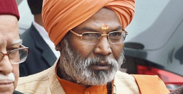 అసద్ ఇలాకాలో సాక్షి మహారాజ్ హల్ చల్