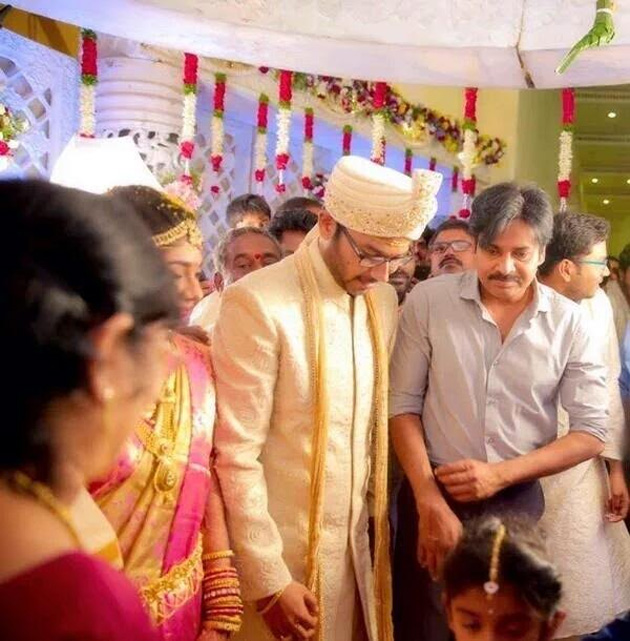 Pic Of The Day: Pawan Kalyan at Designers Wedding!