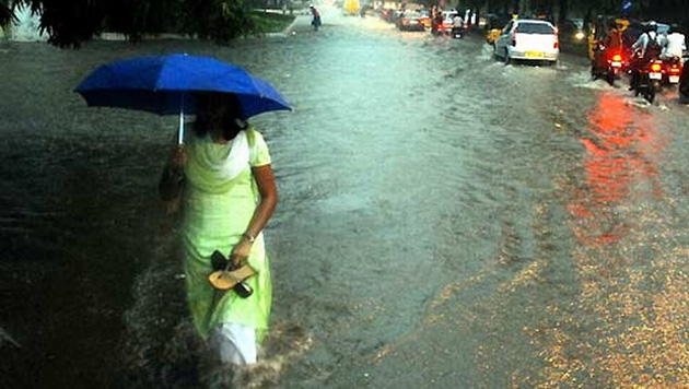 Unexpected Rain and winds cause havoc in Hyderabad