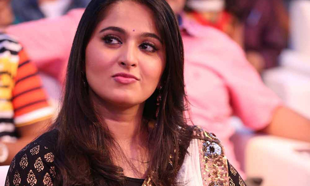 అనుష్క ఇక లాభం లేదని ఏం చేస్తోందంటే..