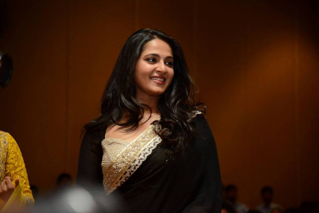 Anushka Turning Devotee For Nagarjuna