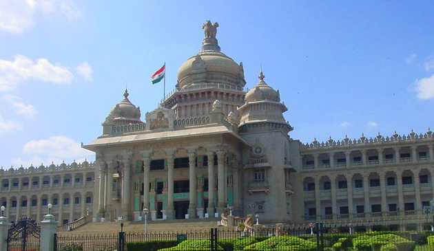 10 కోట్లిస్తే ఆ ఎమ్మెల్యే ఏమైనా చేసేస్తారట..