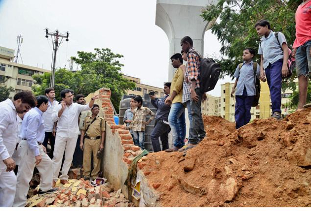 15 రోజులైంది; కేటీఆరే స్వయంగా చెప్పినా..