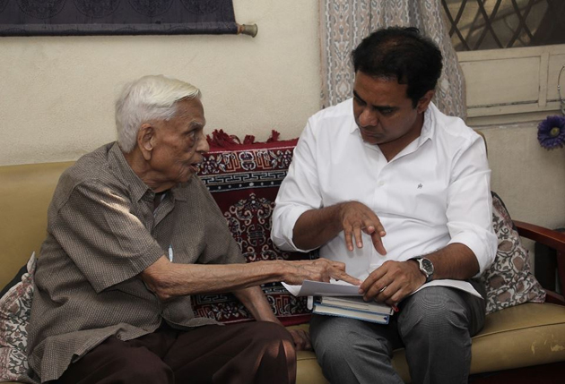 గూడ అంజయ్య గుర్తుకు రాలేదేం కేటీఆర్..?