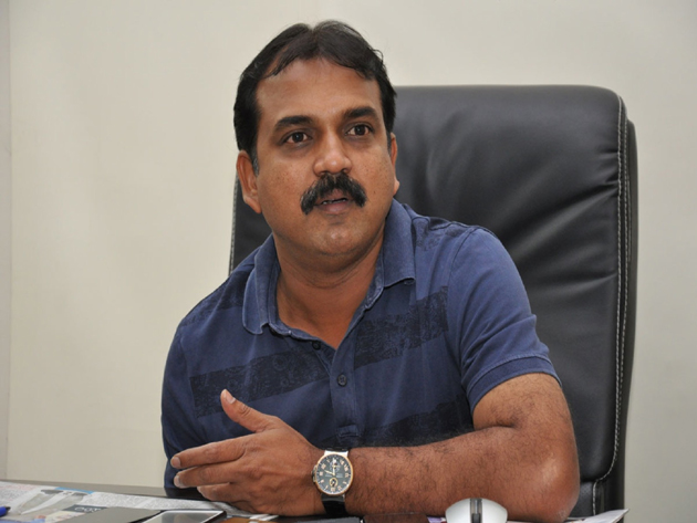 కొరటాల వెనుకే ఎందుకు పడుతున్నారు?