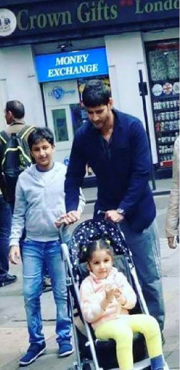 ఫొటోస్: మహేష్ హాలిడేయింగ్ ఇన్ లండన్