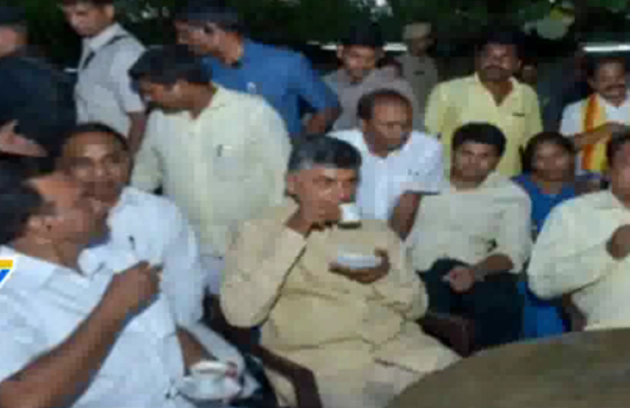 When CBN sipped Tea at roadside Dhaba?