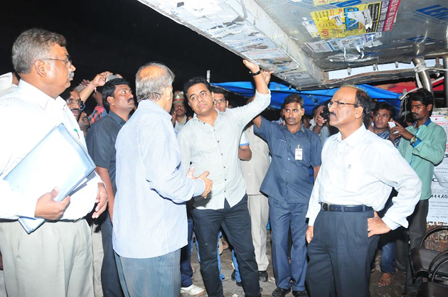 అర్థరాత్రి వేళ పరుగులు పెట్టించిన కేటీఆర్