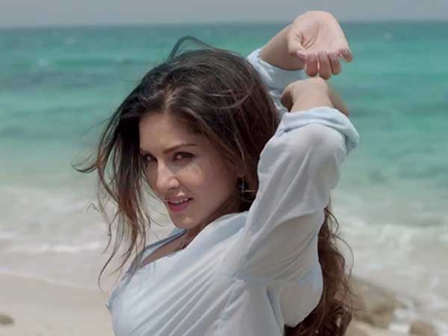 Media unhappy with Sunne Leones husband