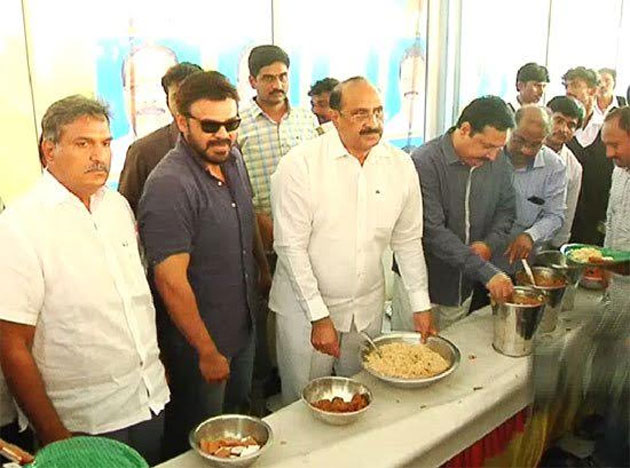 Pic Of The Day: Babu Bangaram at Krishna Pushkarams!