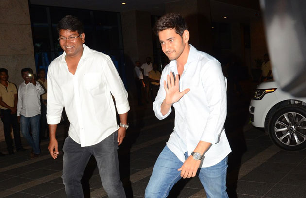 Spotted: Mahesh comes out for First Time