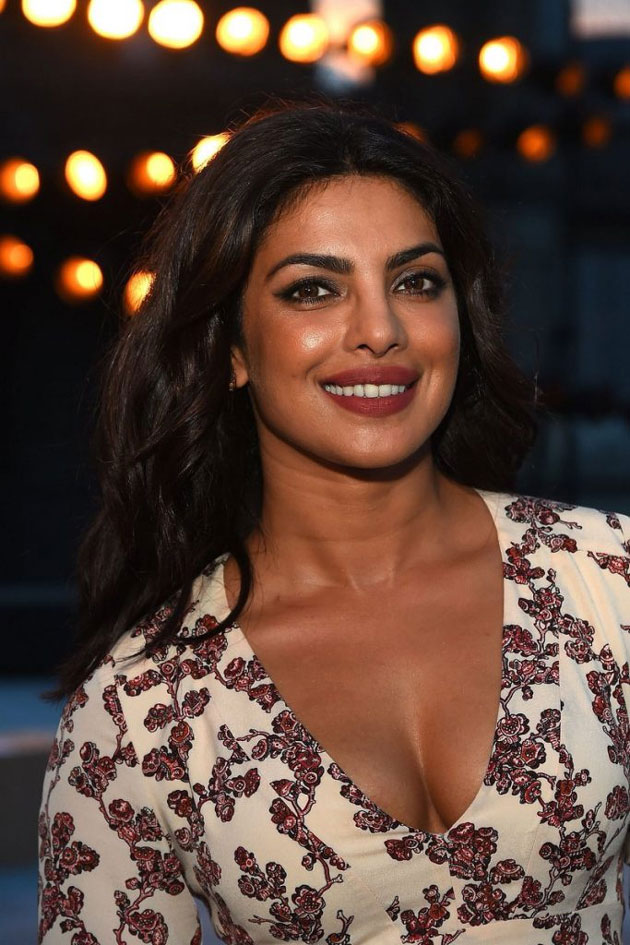 ఫొటోస్: ప్రియాంక చోప్రా న్యూ స్టిల్స్