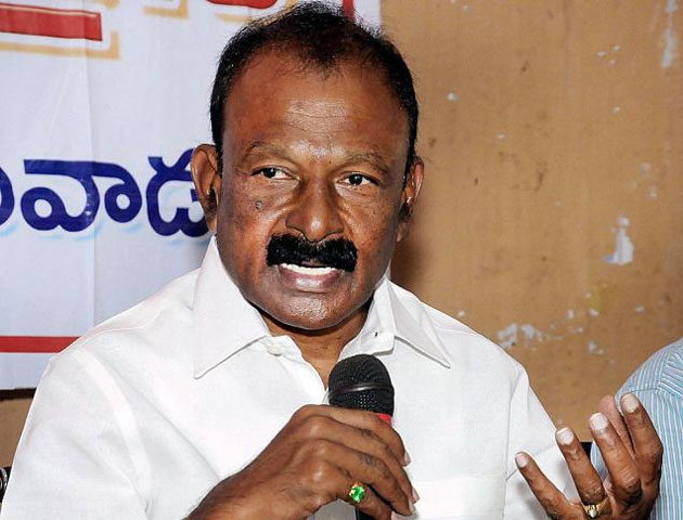 అందరి వైఎస్ ను కొందరికే చేస్తావేం రఘువీరా?