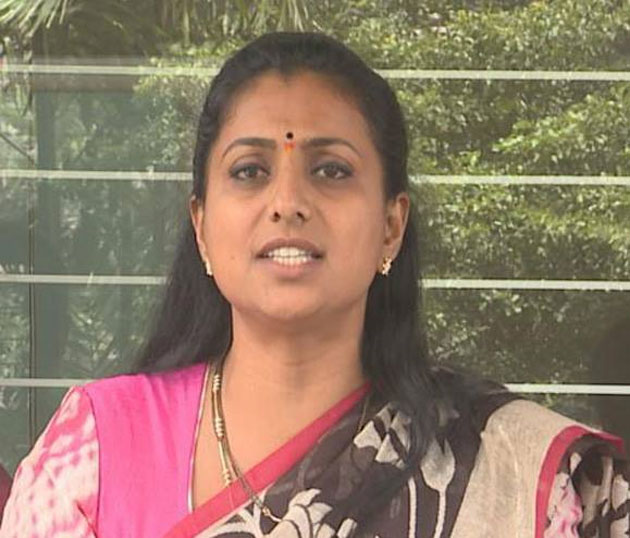 పవన్ మీద రోజా రివర్స్ అటాక్ పవన్ మీద రోజా రివర్స్ అటాక్