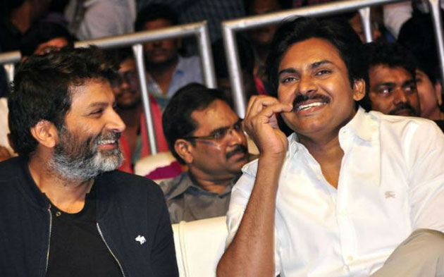 దీపావళికి మాంత్రికుడిపై పవన్ ప్రకటన?