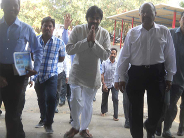 Pawan Kalyan to visit Engineering College Pawan Kalyan to visit Engineering College